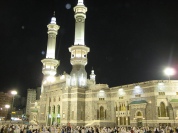 Makkah di waktu malam